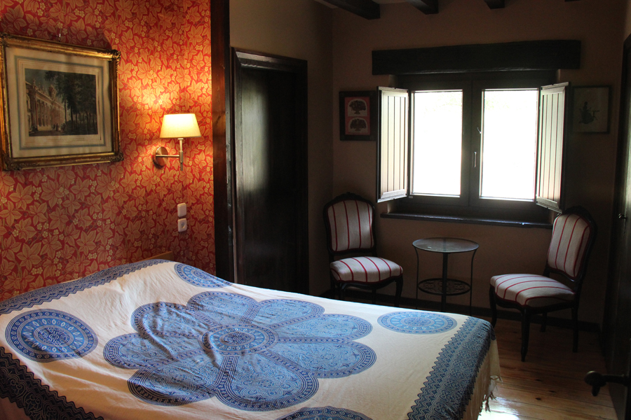 Alquiler de habitaciones con baño y calefacción independiente, con derecho a cocina y a gran salón con chimenea de leña alojamiento rural el molino de las eras, Alameda del Valle