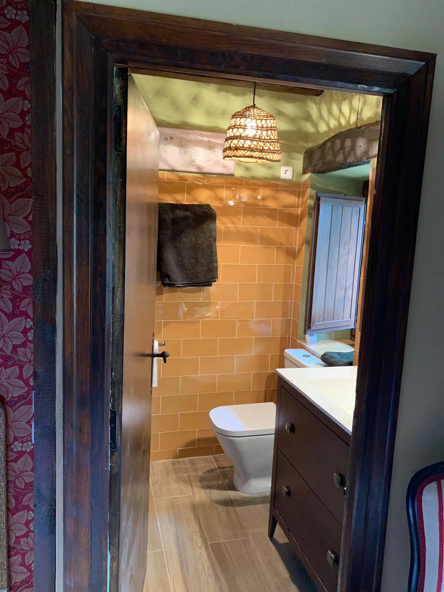 Aseo habitación 2 casas rural el molino de las Eras, con plato de ducha 