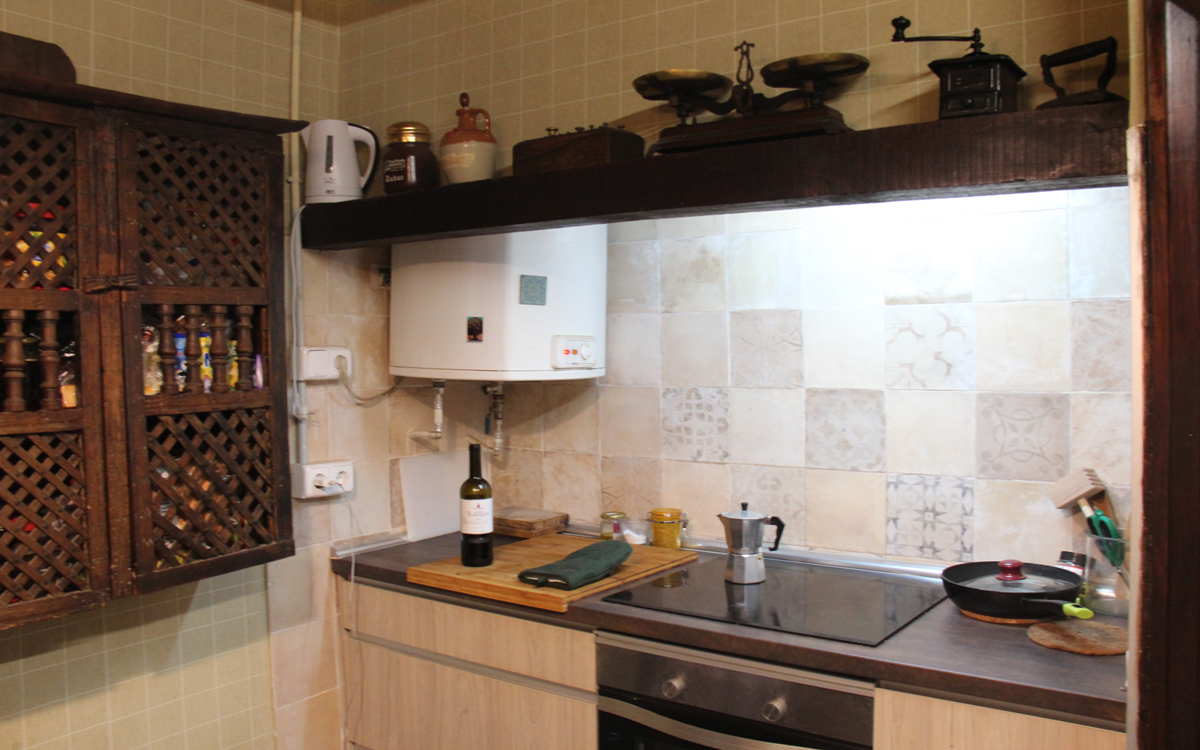 Cocina de los alojamientos rurales el Molino de Las Eras, casa rural de montaña en Alameda del Valle en el camino de la Ermita de Santana